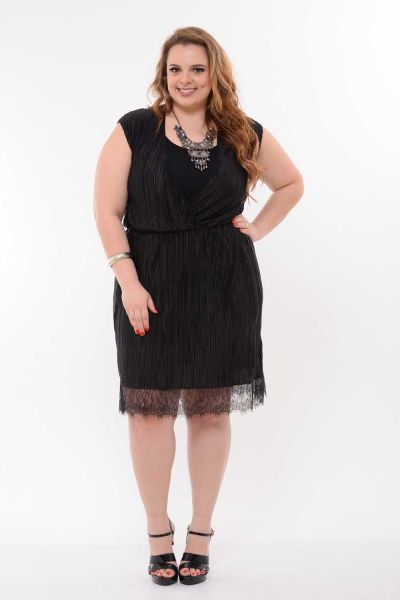 Vestido Plus Size Maior Preto Malha Plissada Renda Barra
